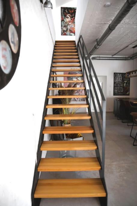 Beautiful Design 2 Bedroom Loft Mertert Bagian luar foto