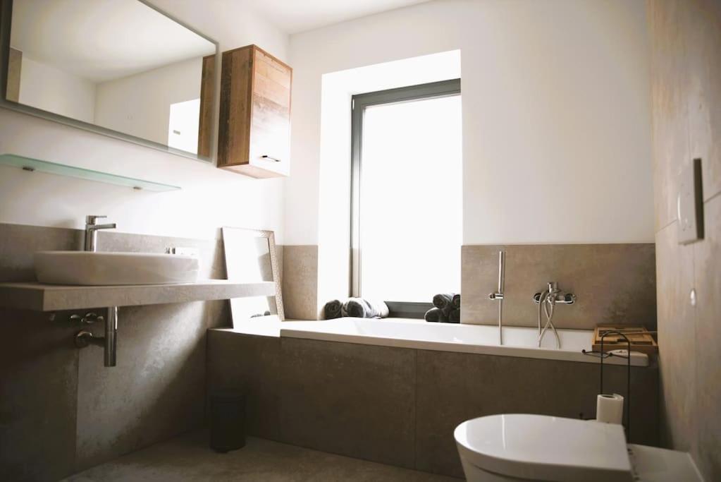Beautiful Design 2 Bedroom Loft Mertert Bagian luar foto